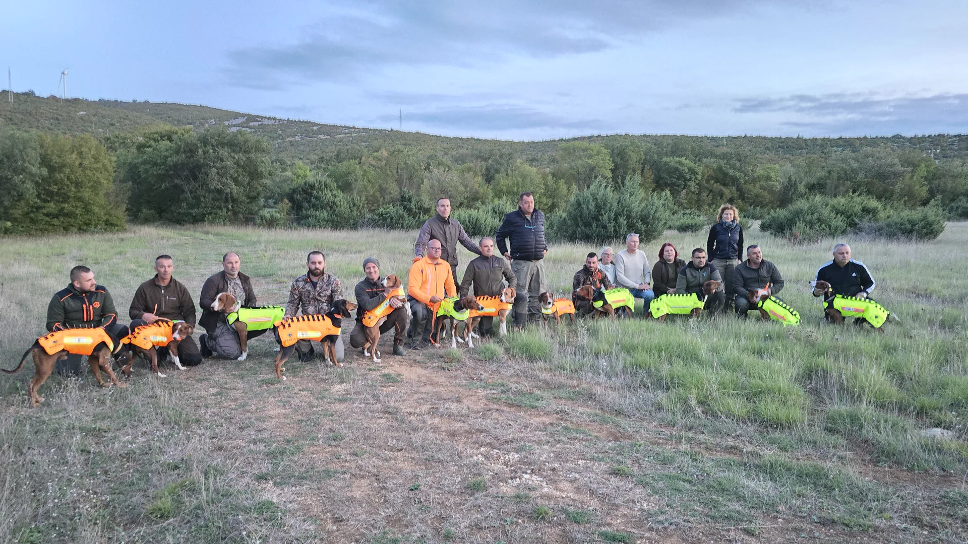 U sklopu projekta Life Wild Wolf podijeljeni prvi zaštitni prsluci za lovačke pse